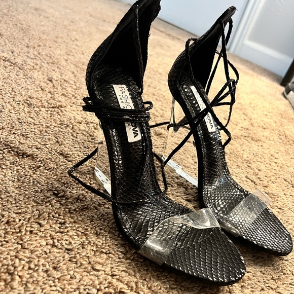 Heels - Picture 1 of 3